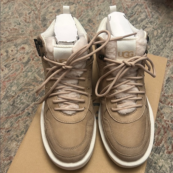 NIB UGG W Highland Hi GTX Gore-Tex Size 8.5 - Picture 4 of 7